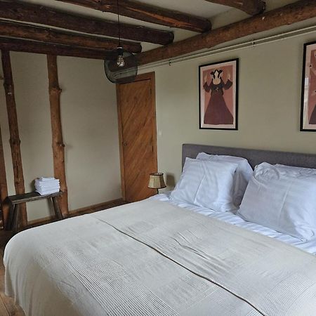Buteo Chambres D'Hotes & Espresso Lesterny Esterno foto