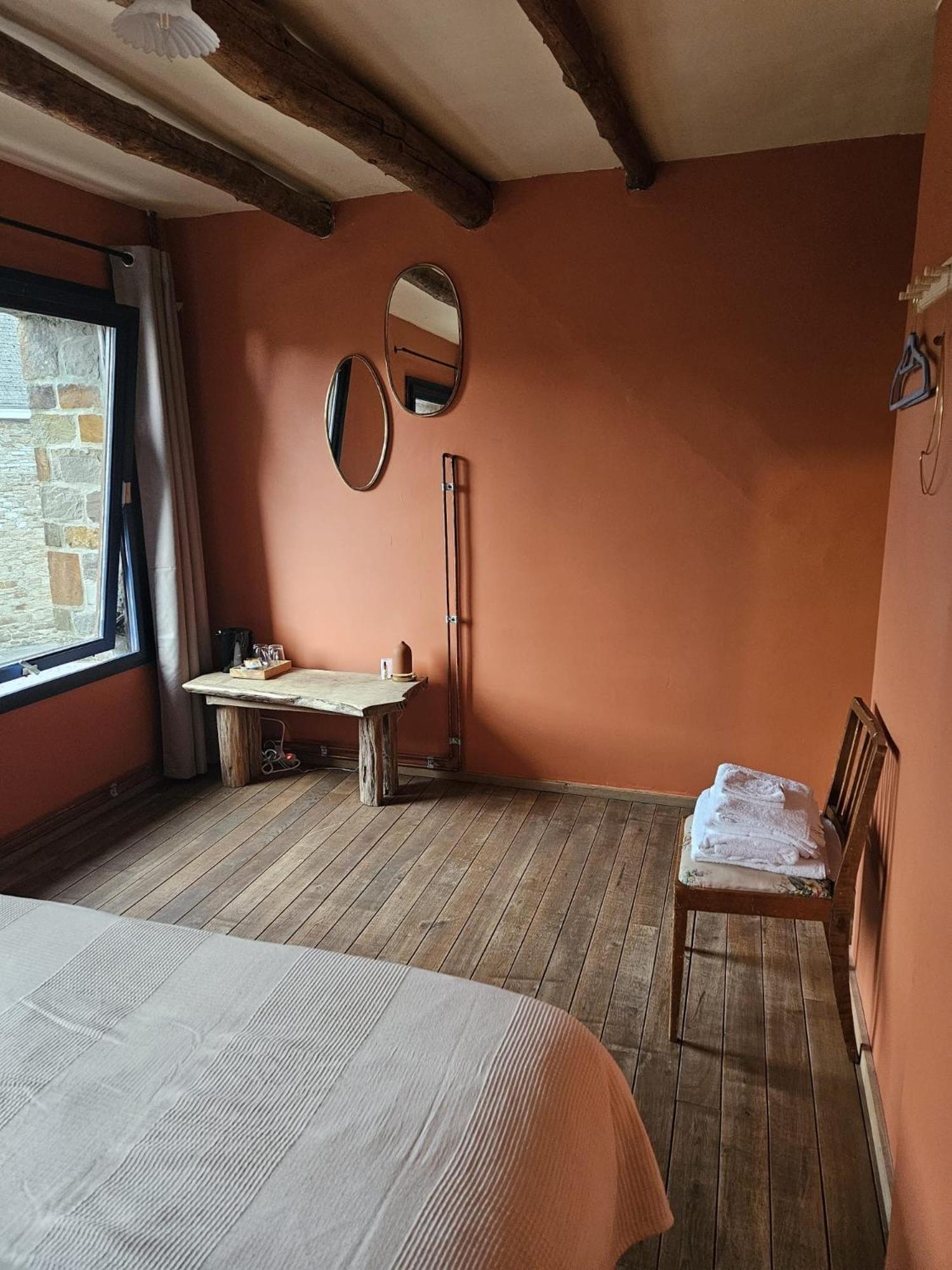 Buteo Chambres D'Hotes & Espresso Lesterny Esterno foto